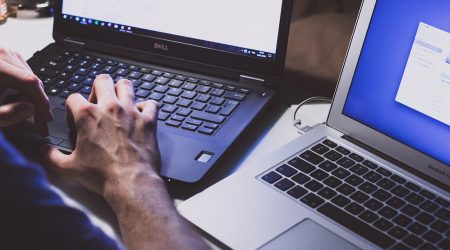 Els teclats d'uns ordinadors portàtils