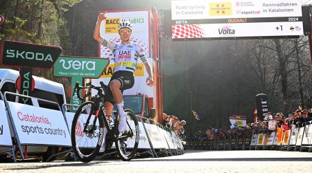 Tadej Pogačar, guanyador de tres etapes i líder indiscutible de la Volta 2024