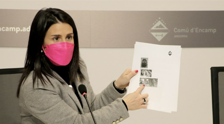 Laura Mas durant la roda de premsa