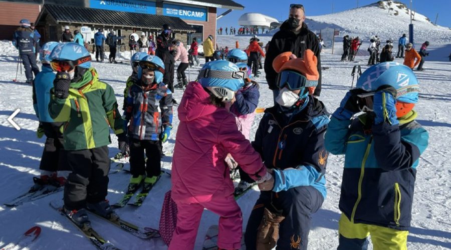 Primer dia de l'escola de neu d'Encamp