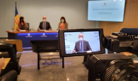 Joan Martínez Benazet acompanyat d'Ester Vilarrubla i Meritxell Cosan