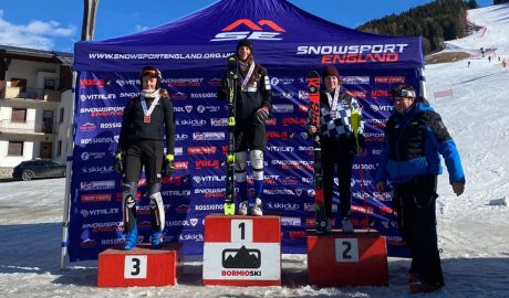 Carla Mijares al calaix més alt del podi en guanyar un eslàlom a Bormio