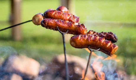 Salsitxes a la brasa