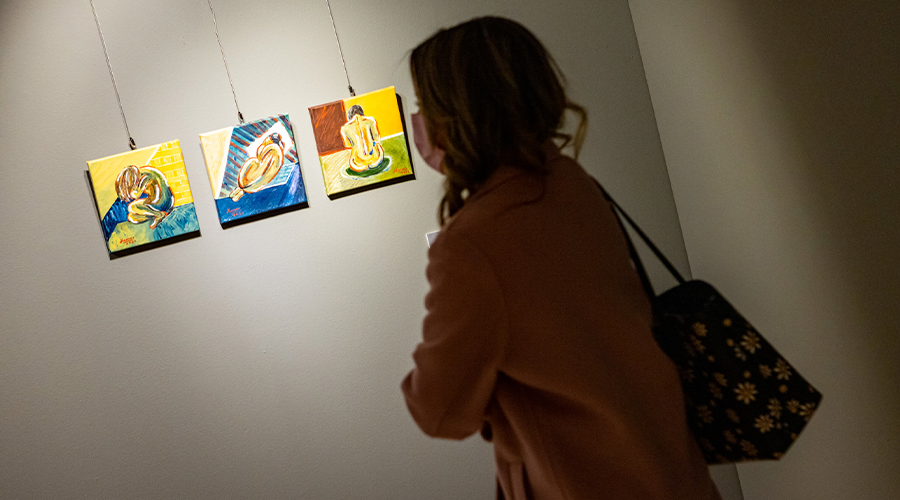 L’exposició ’22×22 La magnitud del petit format