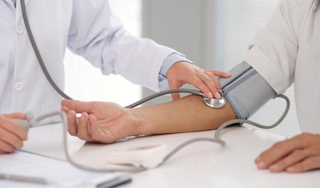 mesurant la pressió arterial