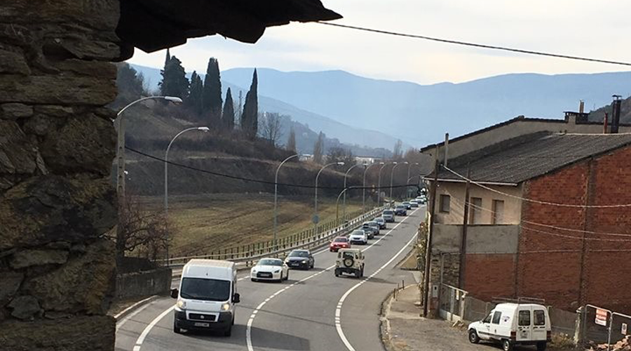 La carretera N-260, a Castellciutat