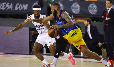 Un moment del partit entre el BC Andorra contra el BAXI Manresa