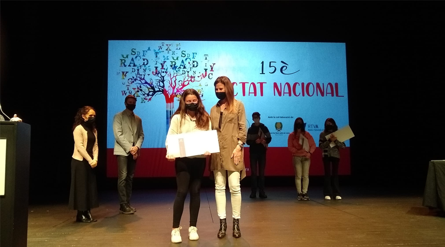 Una de les guanyadores del concurs del 15è Dictat nacional 2022