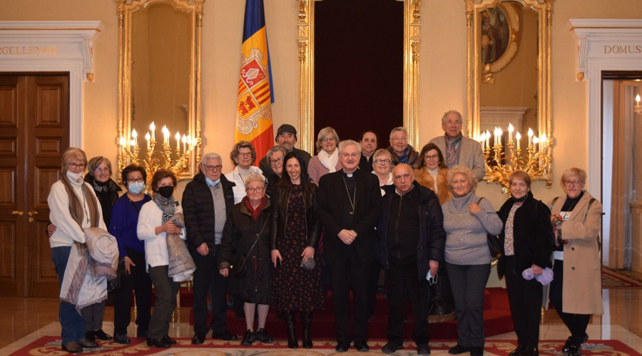 Visita dels jubilats de la Casa Pairal d'Ordino al Palau episcopal