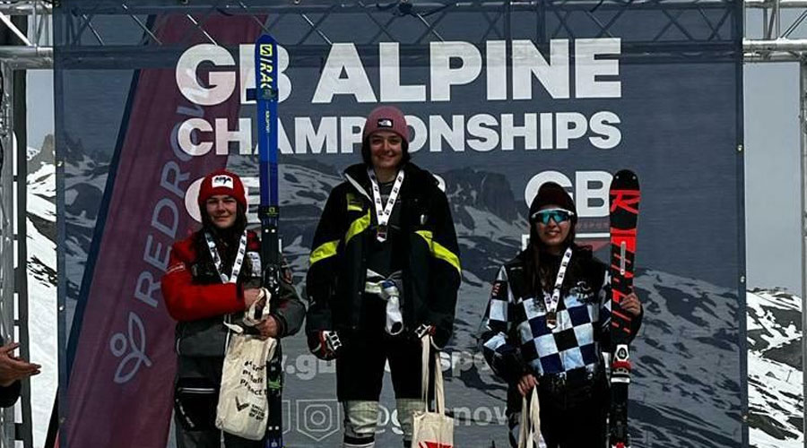 Jordina Caminal en guanyar el descens dels Campionats júniors britànics del 2022