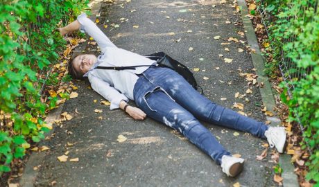 Noia amb atac epilèptic