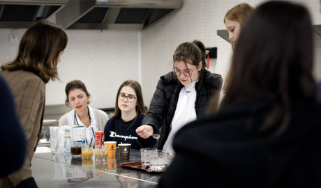 Un taller durant les portes obertes al Centre de Formació Professional d’Aixovall