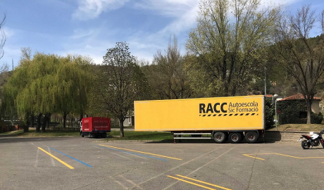 Zona d'exàmens de conduir pintada de nou