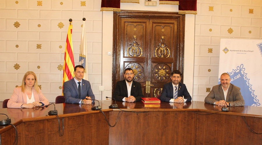 Acte de signatura del Llibre d'Honor de la Seu d'Urgell