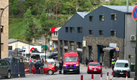 Un vehicle accidentat a la carretera de la Comella, a Andorra la Vella