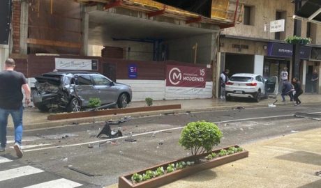 Tres vehicles implicats en un accident amb ferits a l'avinguda Meritxell