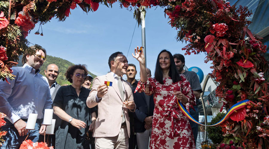 Espot i Molné, i altres autoritats, inaugurant l'Andoflora 2022