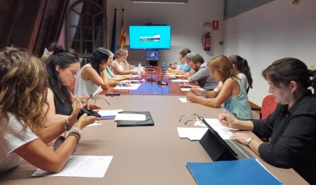 El CCAU acorda destinar als municipis amb escola els ajuts de cura per a infants