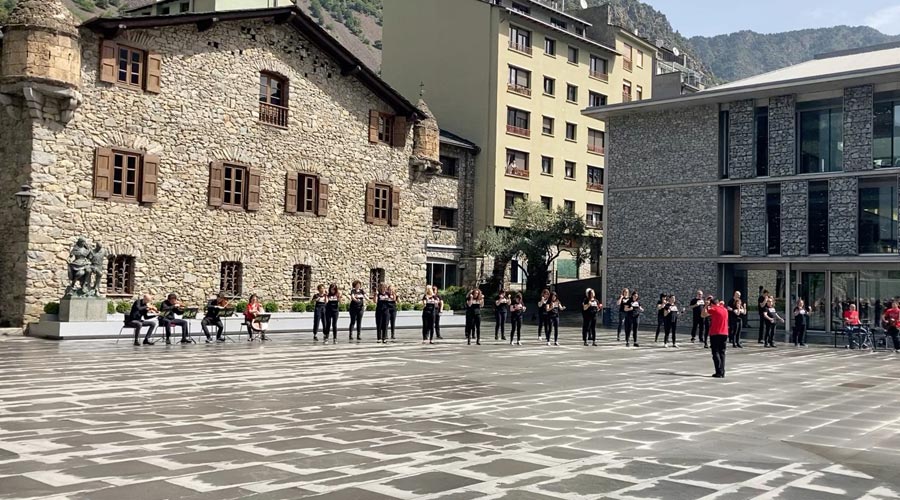 Reviure els concerts de Woodstock i Monterrey amb la Fundació ONCA i el Cor Rock d’Encamp