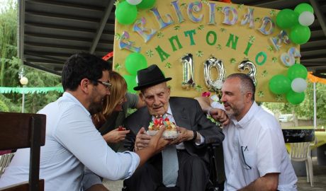 Homenatge al veí de la Seu d'Urgell, Antonio Martínez, pels seus 103 anys