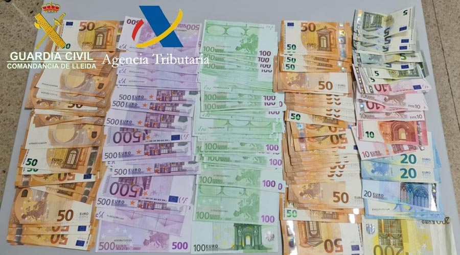 Intervinguts més de 20.000 euros a la duana de la Farga de Moles