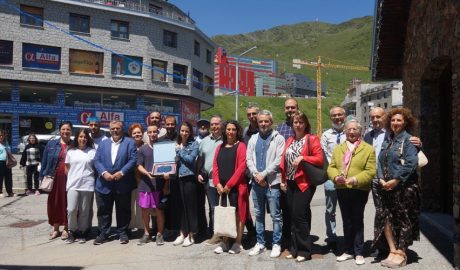 Missa de Sant Pere i homenatge al pioner Dr. Escoda en el segon dia de festa major del Pas