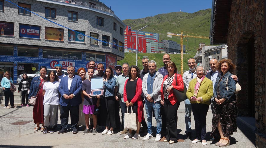 Missa de Sant Pere i homenatge al pioner Dr. Escoda en el segon dia de festa major del Pas