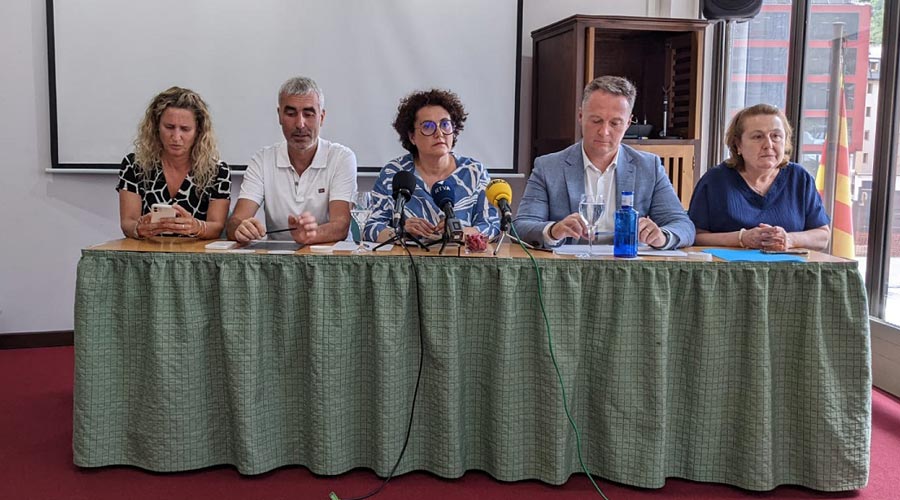 La ministra Pallarés i els quatre consellers del grup liberal anuncien que deixen el partit