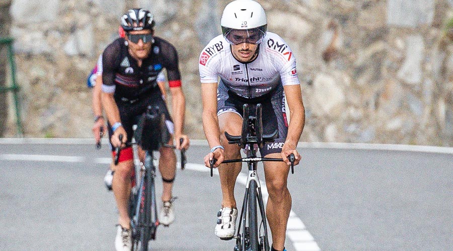 Dos ciclistes de l'Ironman Andorra 2021