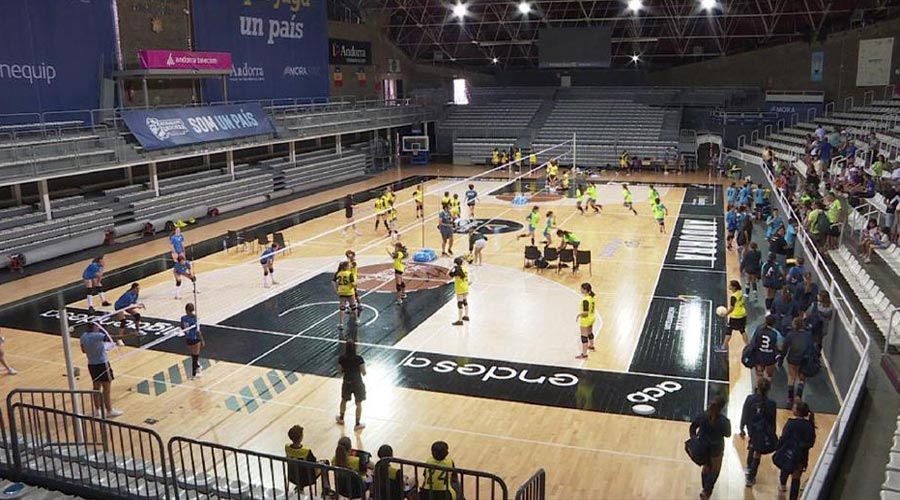 Jugadores de vòlei al pavelló del Govern