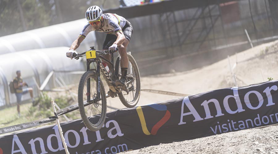 Un dels participants a la Copa del Món UCI de BTT