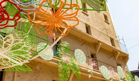 Una ornamentació instal·lada a la part alta d'Escaldes-Engorgany