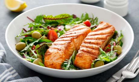 Aliments i begudes que t'ajudaran a dormir millor