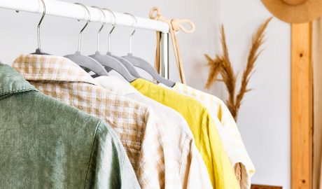 peces de roba penjades