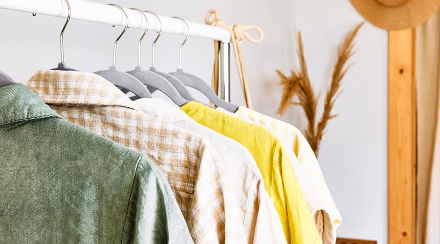 peces de roba penjades