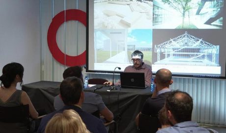 L'arquitecte andorrà Xavier Rechi durant una conferència
