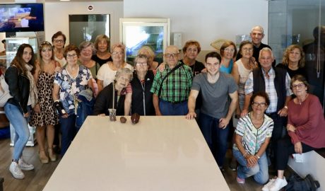 Visita de la gent gran d'Encamp a la fàbrica de xocolata