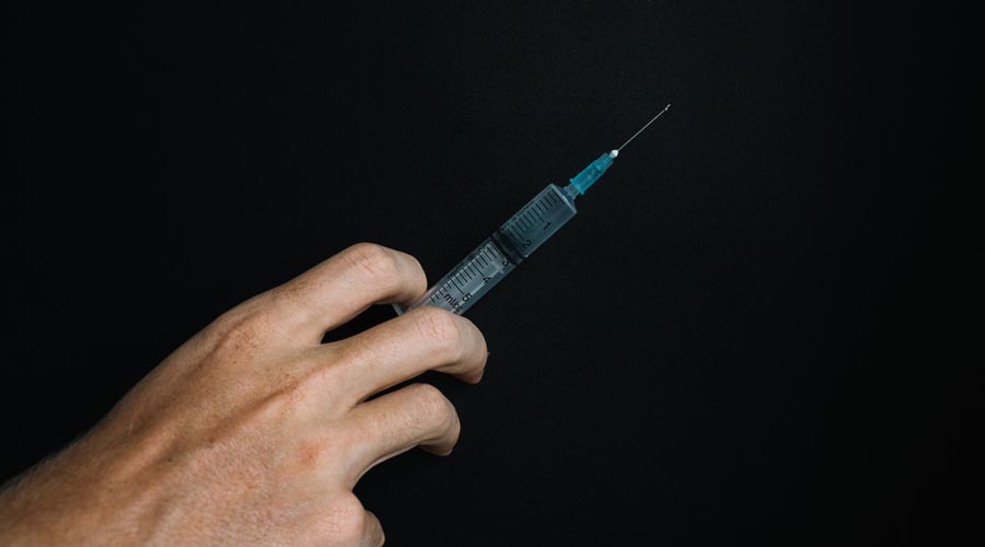 Una xeringa amb líquid dins