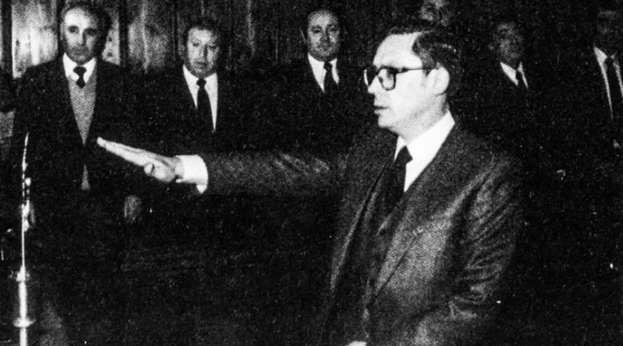 Òscar Ribas Reig jurant el càrrec de cap de govern