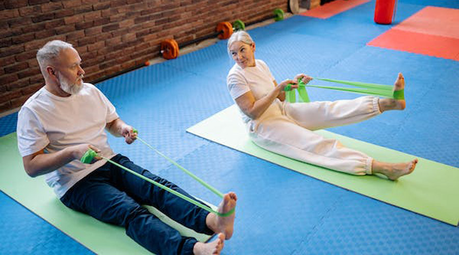 Gent gran fent activitat física