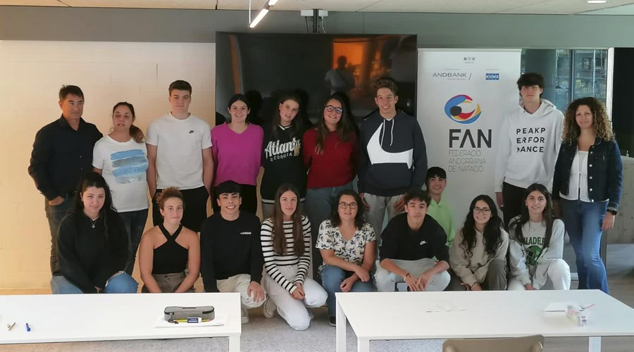 Persones que han fet l'examen per a ser àrbitres de natació