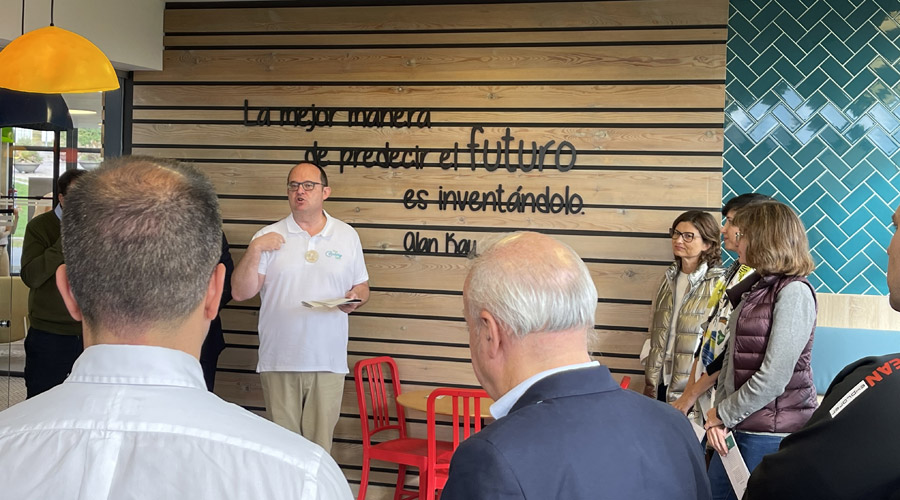 Una representació de l'AGREDA es desplaça a Ecoembes, a Logronyo