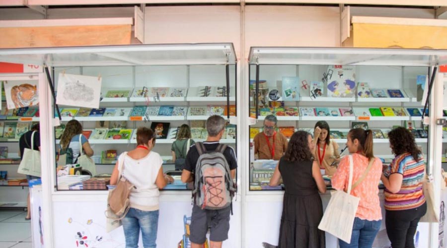 Un estand de la Setmana de llibre en català 2021