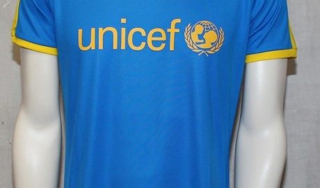 Una samarreta amb el logo d'Unicef