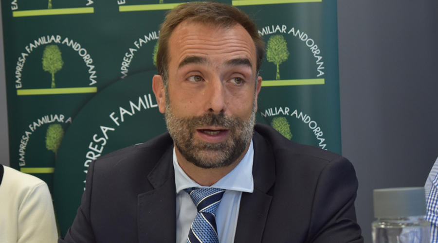 El president de l'Empresa Familiar Andorrana (EFA), Daniel Armengol, durant la trobada amb els mitjans de comunicació