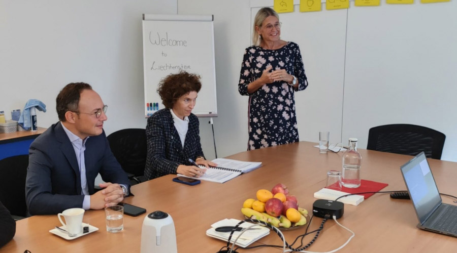 Renate Bachmann, de Liechtenstein amb Xavier Espot i Maria Ubach