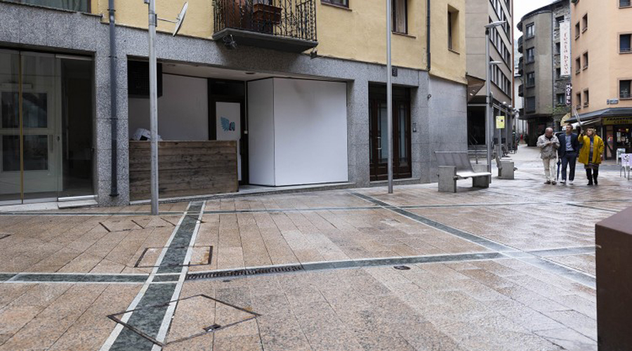 Carrer La Llacuna abans de les reformes