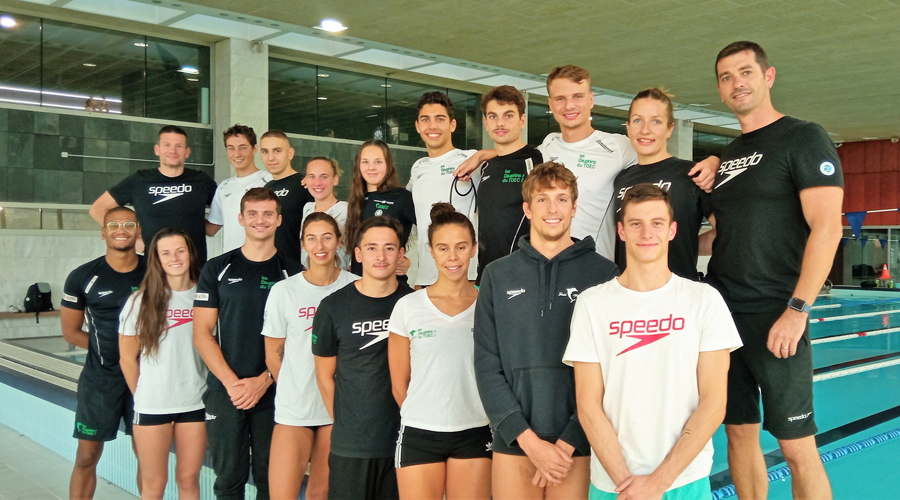 L'equip Les Dauphins du TOEC entrenant al Pas