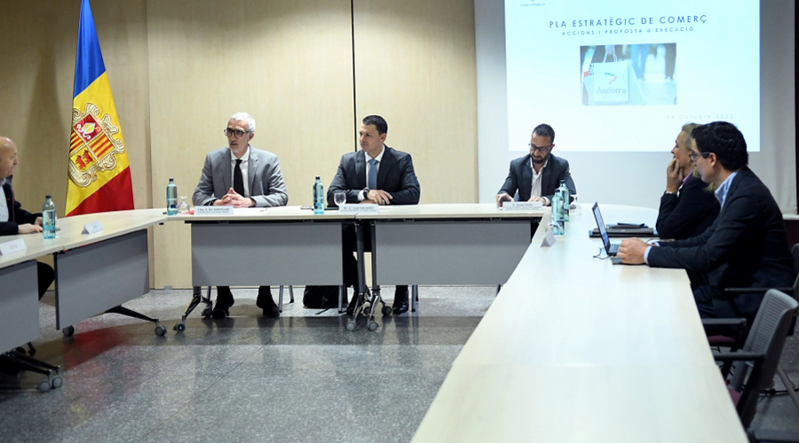 El ministre Gallardo reunit amb representants del sector comerç