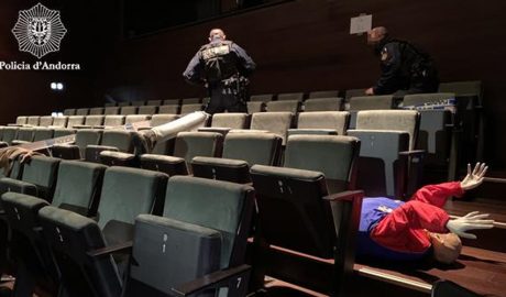 Formació pràctica de la Policia sobre com actuar davant un atemptat terrorista